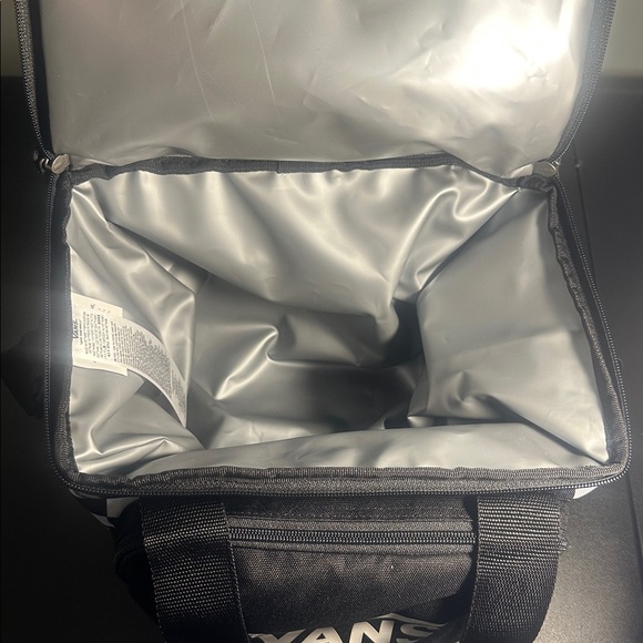 Vans Cooler Bag - Picture 8 of 9
